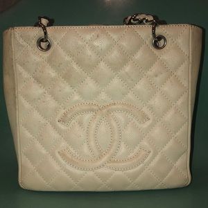 Chanel small tote bag in white - 00106